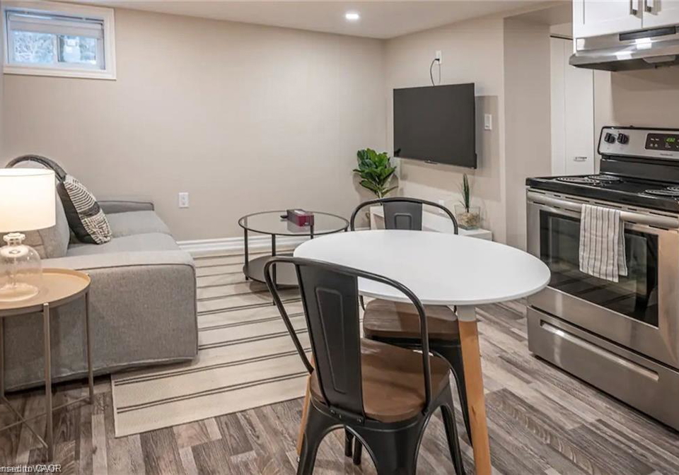 3-locust-street-kitchener-ontario-40843810