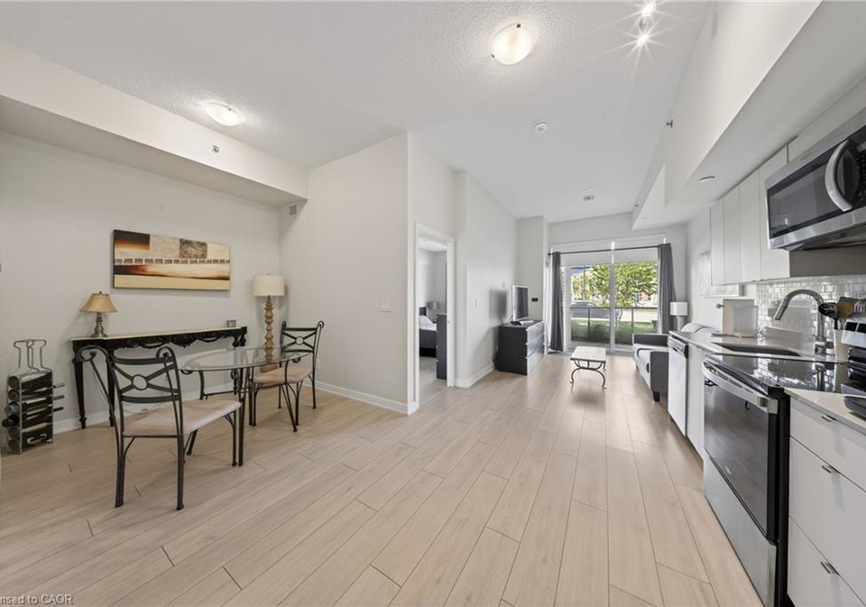 3210-dakota-common-burlington-ontario-40843829