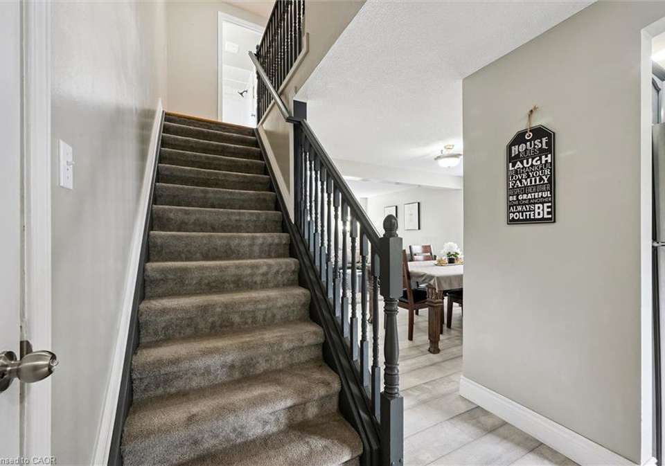 20-heathwood-court-cambridge-ontario-40843876