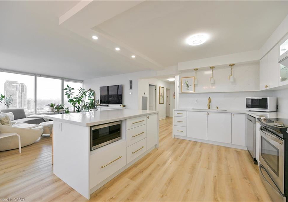 1-palace-pier-court-etobicoke-ontario-40843912
