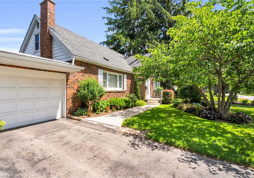 33-parker-avenue-ancaster-ontario-40844006