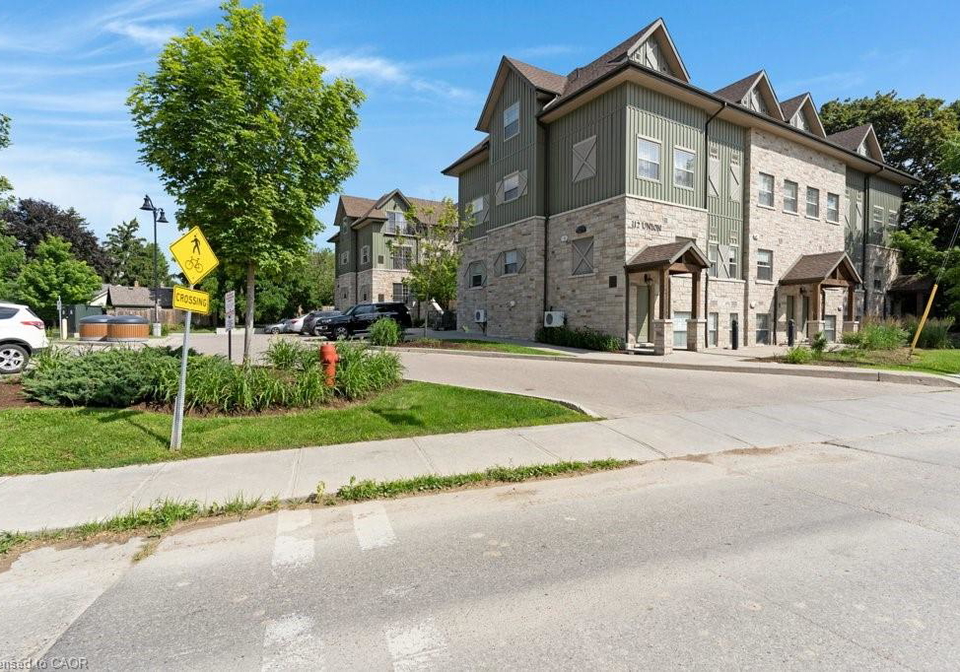 112-union-street-e-waterloo-ontario-40844020