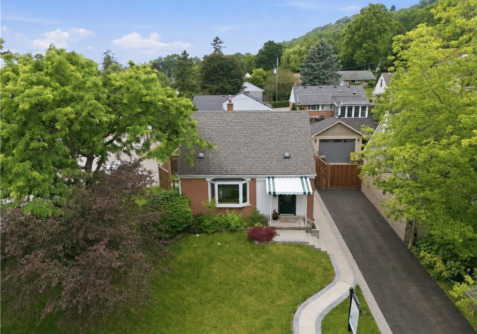 1-janis-court-dundas-ontario-40844024