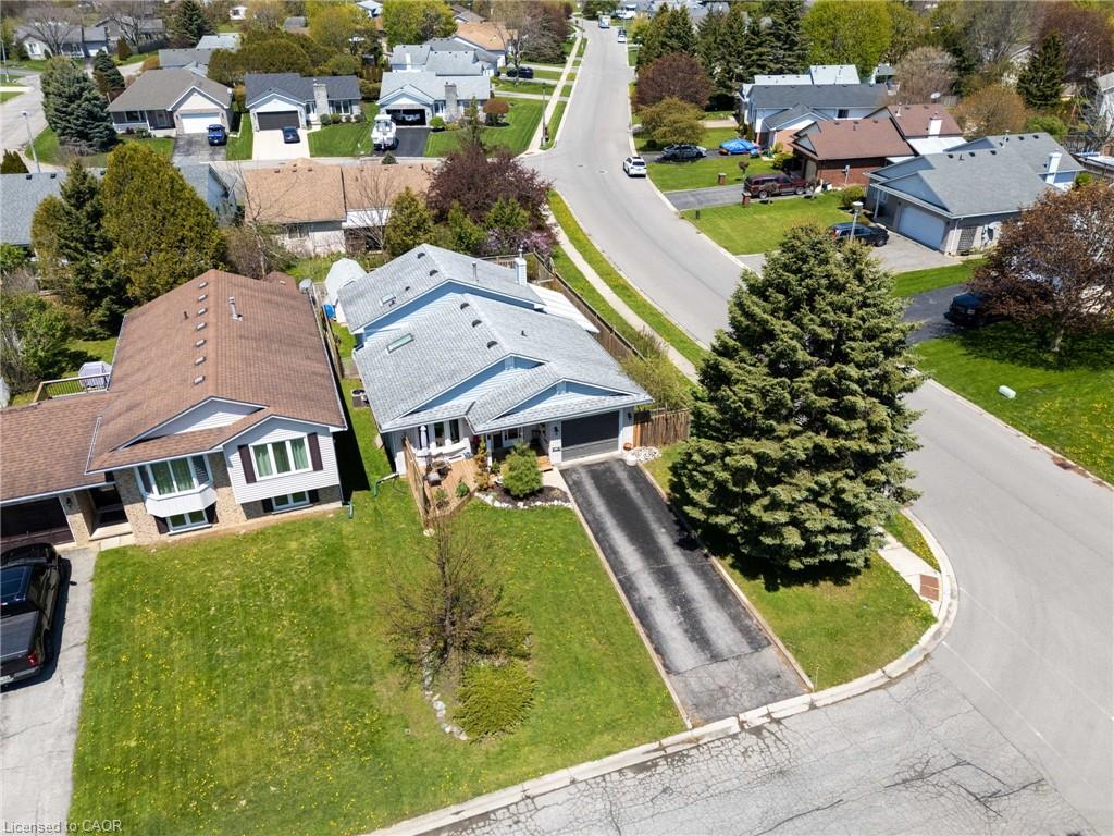 2-hampton-court-port-dover-ontario-40844051