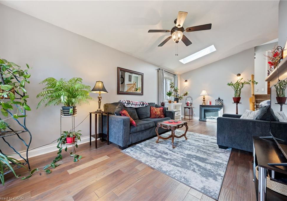2-hampton-court-port-dover-ontario-40844051