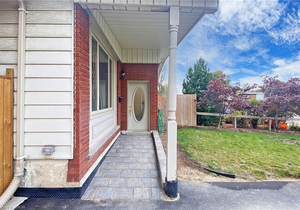 65-fielding-crescent-hamilton-ontario-40844072