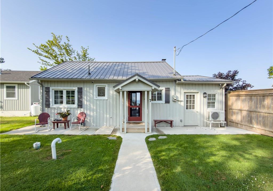 7-shoreline-trail-dunnville-ontario-40844090