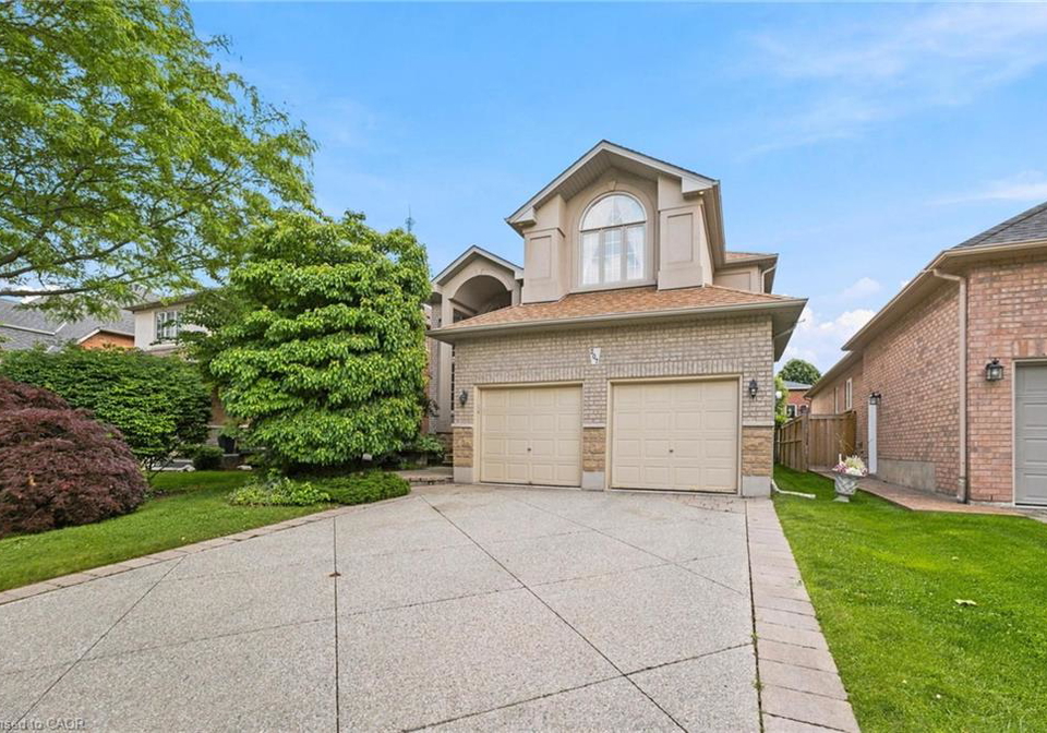 207-valridge-drive-ancaster-ontario-40844095
