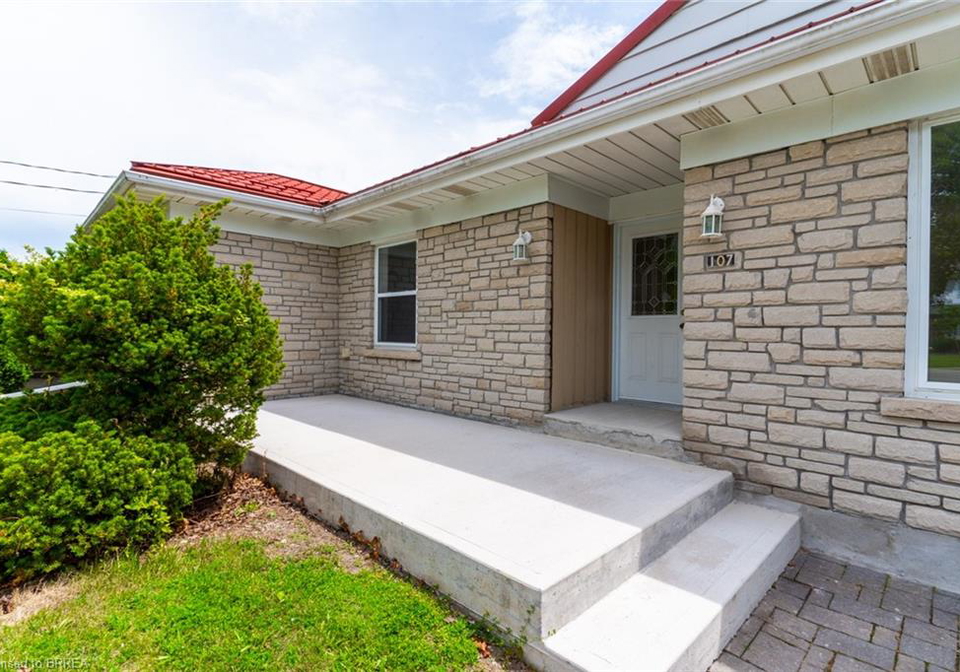 107-queensway-drive-brantford-ontario-40844107
