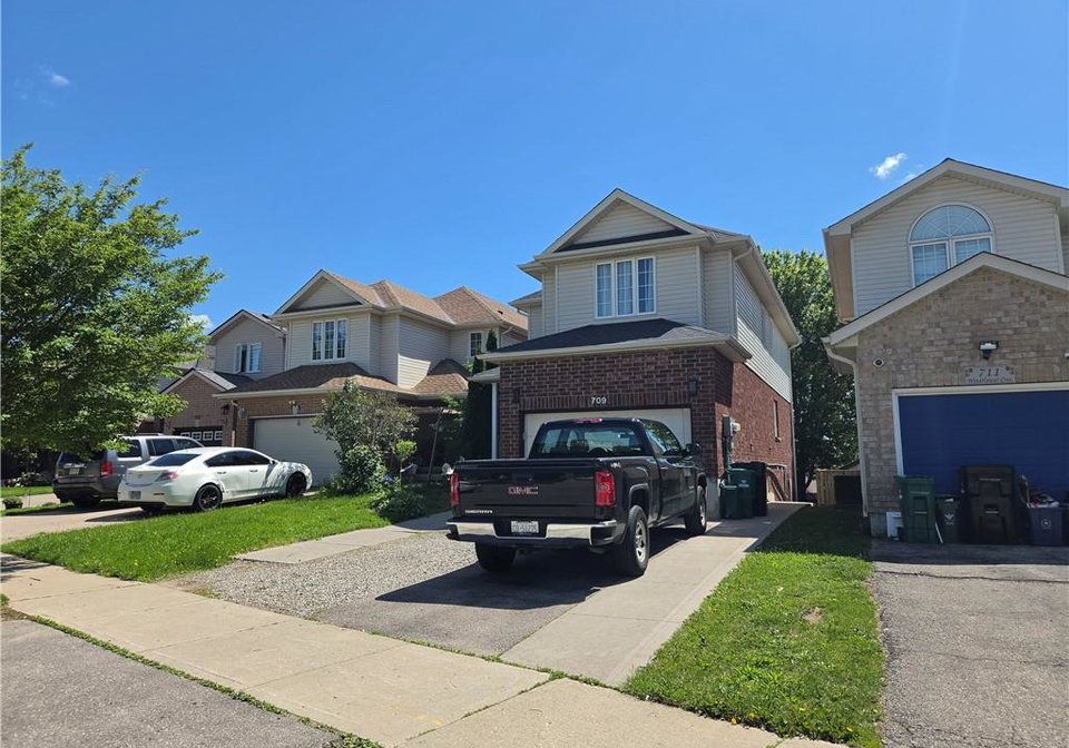 709-windflower-crescent-kitchener-ontario-40844152