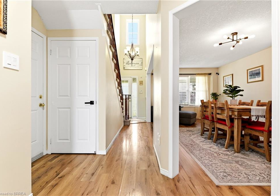 6-jones-lane-brantford-ontario-40844156