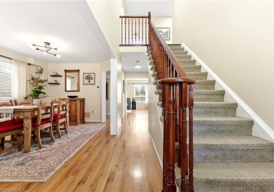 6-jones-lane-brantford-ontario-40844156