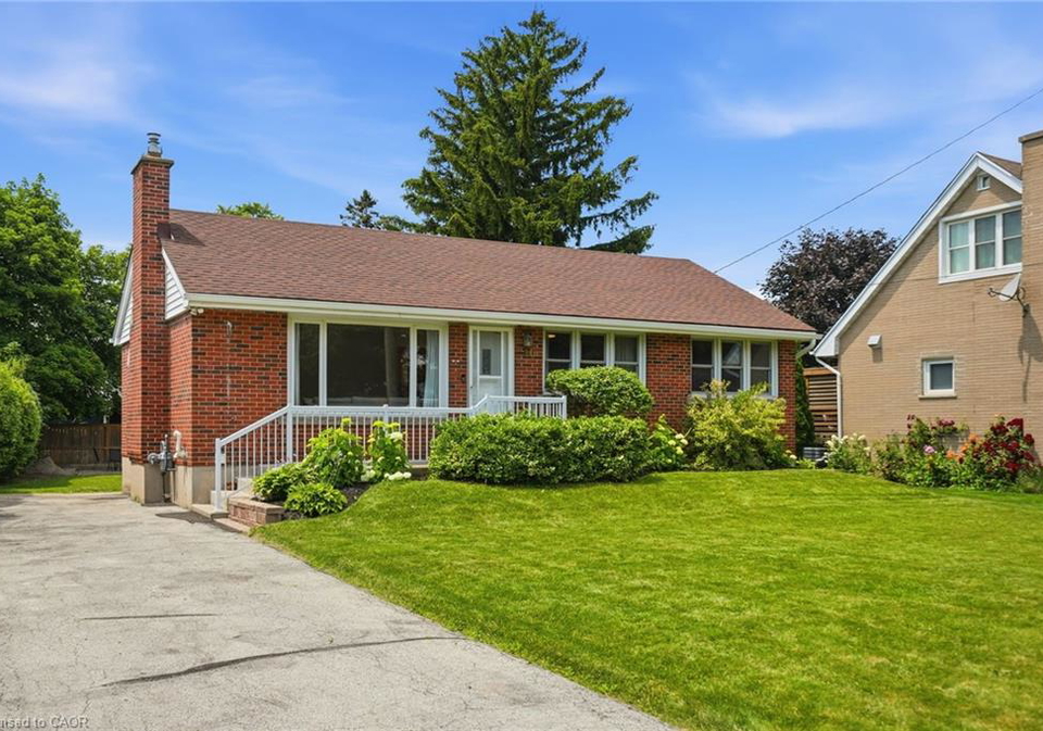 16-kings-forest-drive-hamilton-ontario-40844192