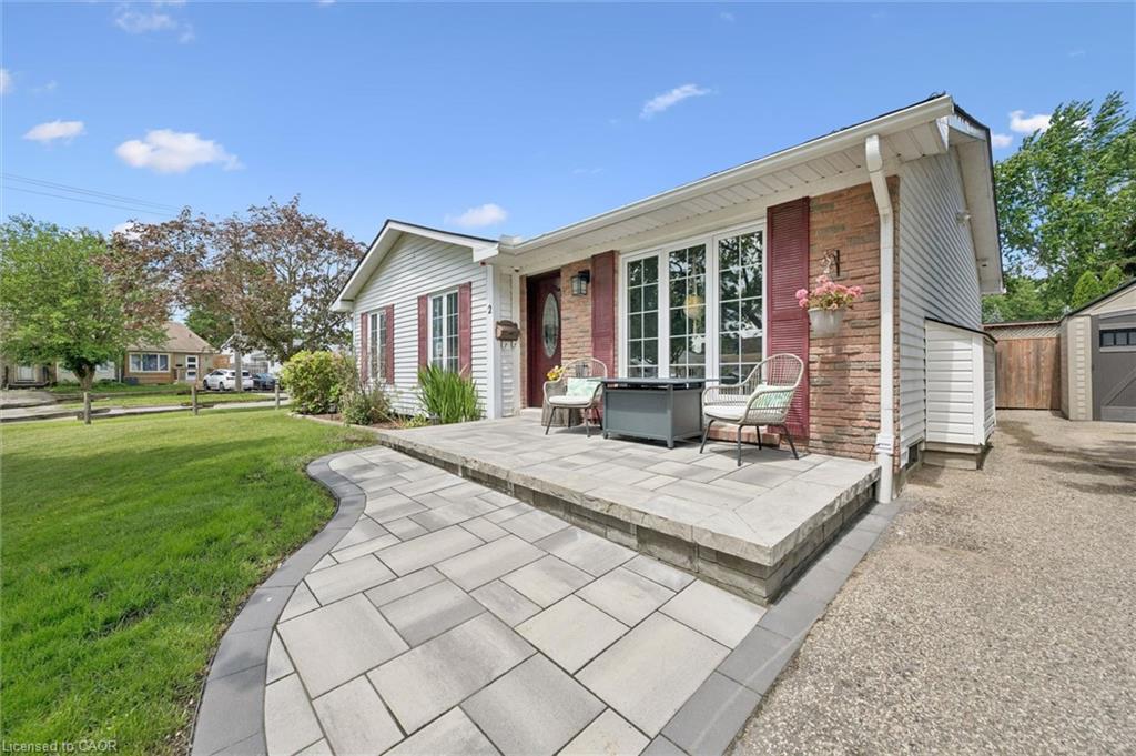 2-keewatin-avenue-kitchener-ontario-40844212