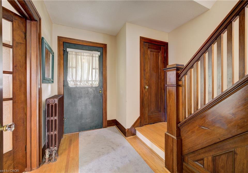 227-lydia-street-kitchener-ontario-40844286