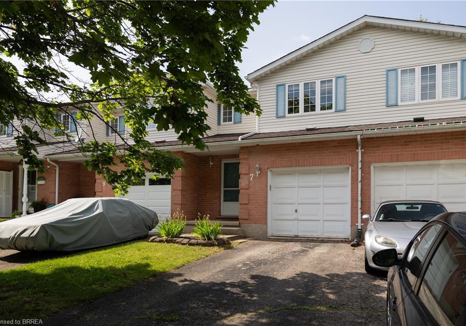 7-graystone-court-paris-ontario-40844295