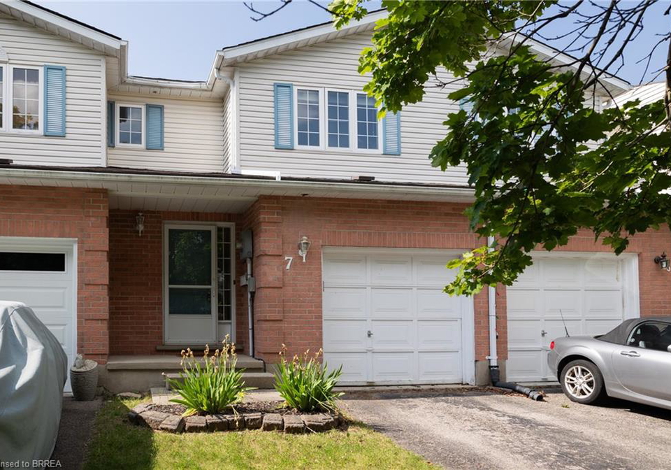 7-graystone-court-paris-ontario-40844295