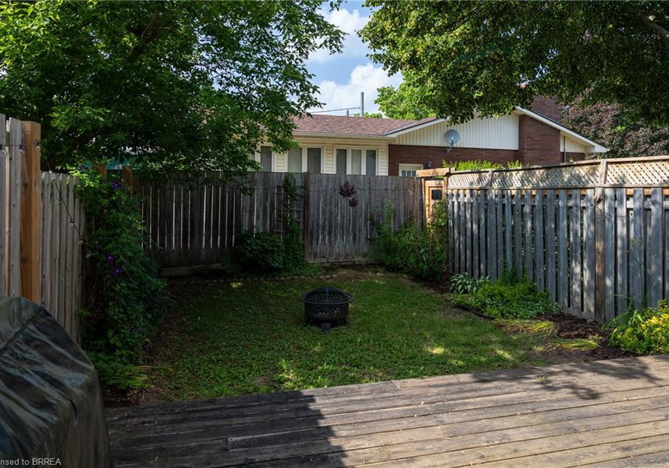 7-graystone-court-paris-ontario-40844295