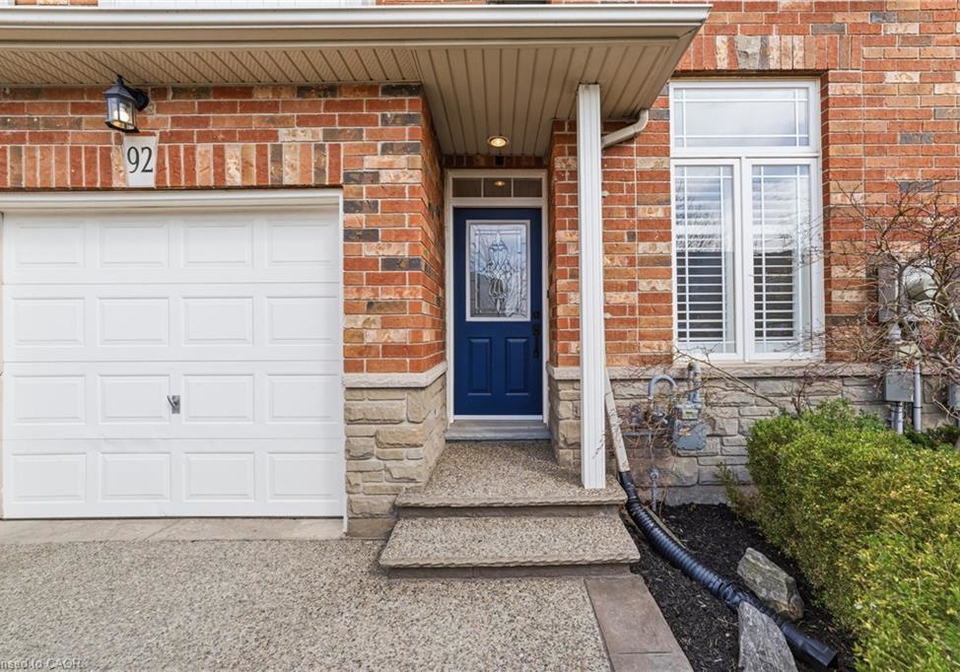 92-benziger-lane-stoney-creek-ontario-40844328