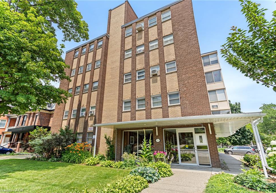 38-charlton-avenue-w-hamilton-ontario-40844338