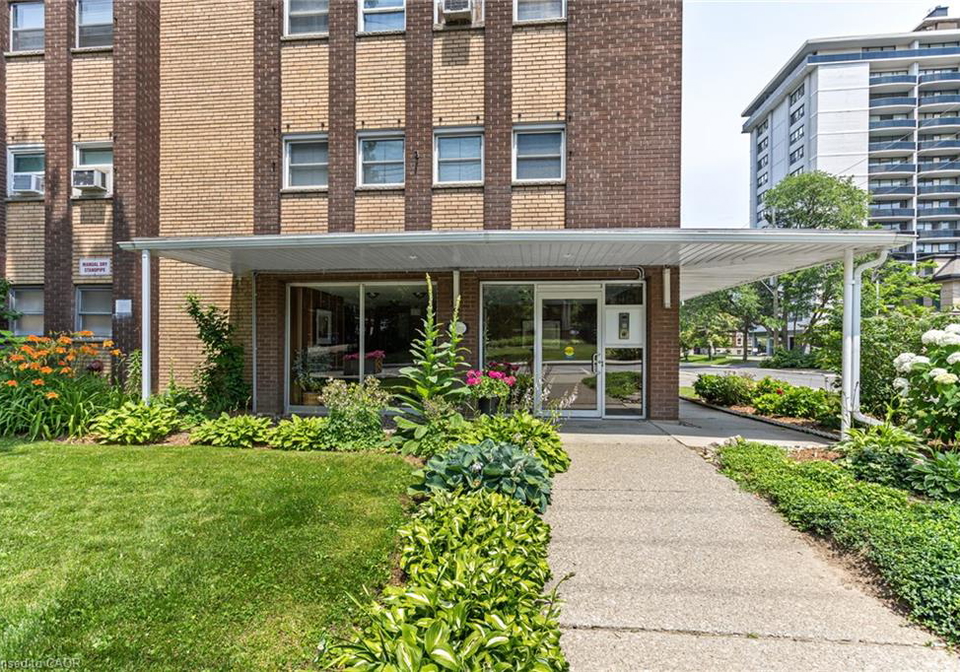 38-charlton-avenue-w-hamilton-ontario-40844338