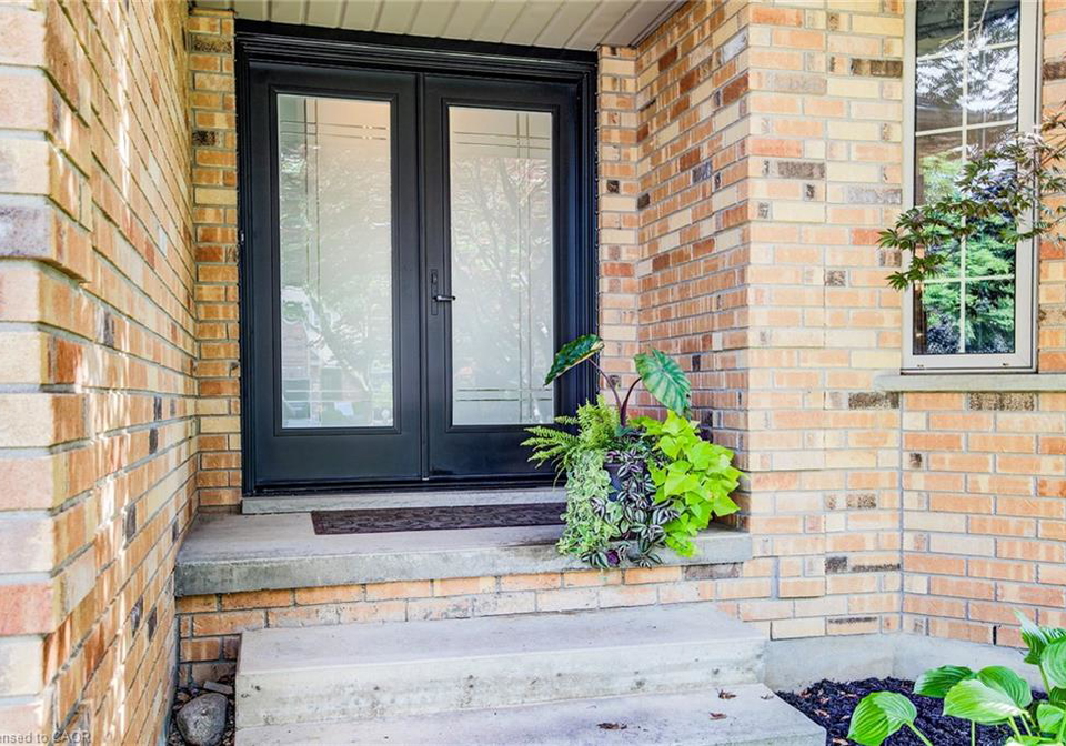 561-chancery-lane-waterloo-ontario-40844340