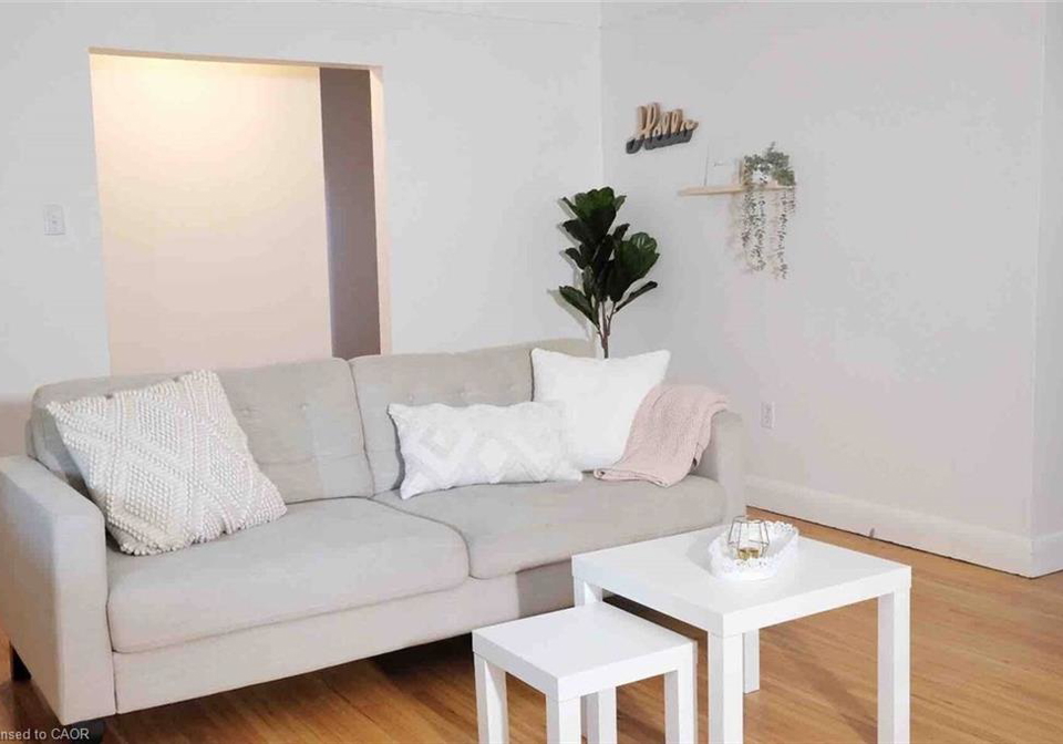 919-montgomery-drive-ancaster-ontario-40844384