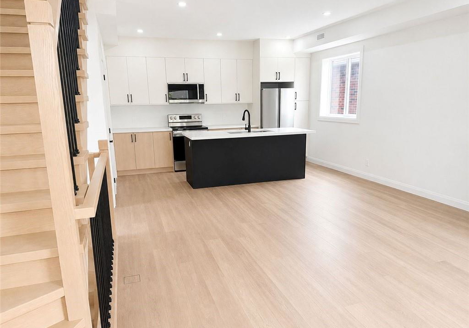 17-white-avenue-north-york-ontario-40844436