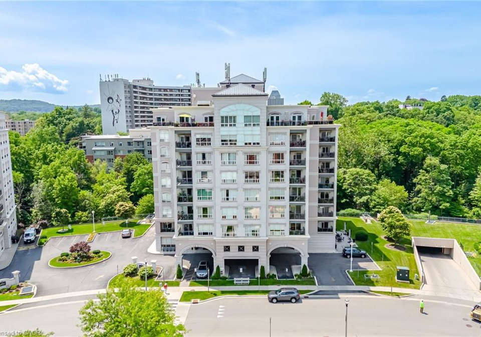 2000-creekside-drive-dundas-ontario-40844491