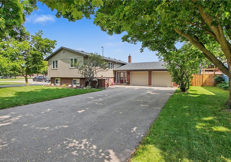 1045-queens-bush-road-wellesley-ontario-40844501