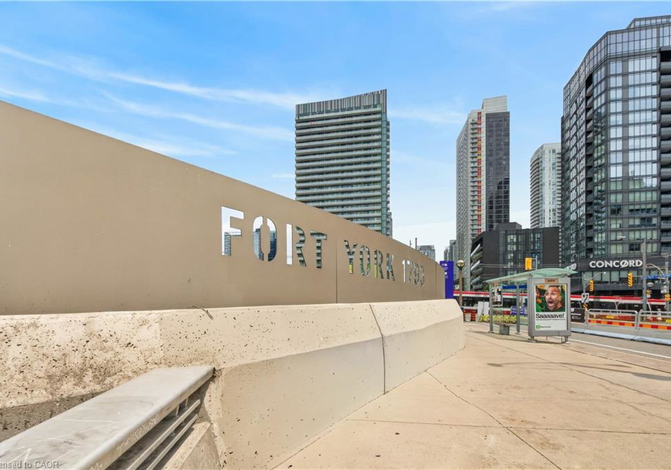 169-fort-york-boulevard-toronto-ontario-40844522