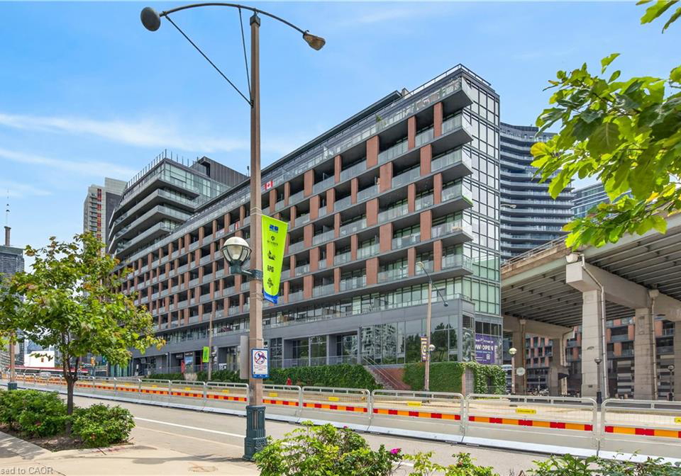169-fort-york-boulevard-toronto-ontario-40844522
