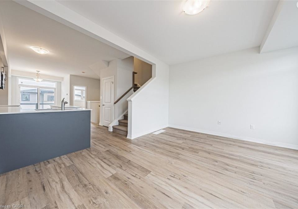 155-equestrian-way-cambridge-ontario-40844535