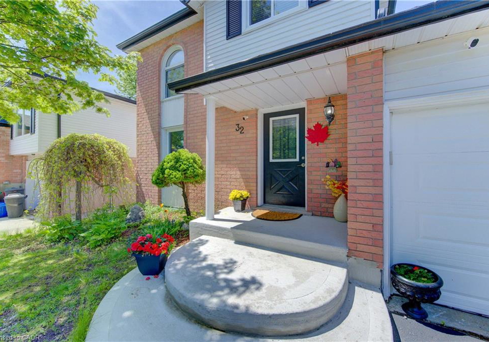 32-enfield-drive-cambridge-ontario-40844564