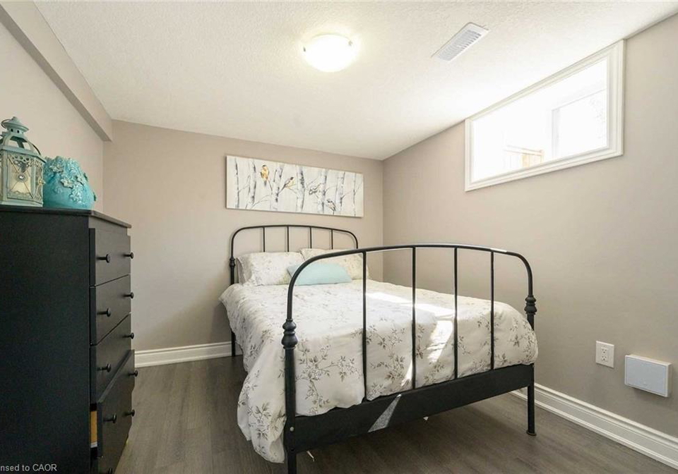 387-upper-gage-avenue-hamilton-ontario-40844567