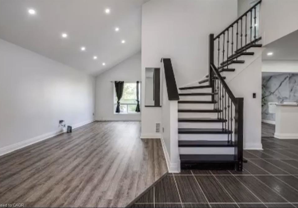 42-thistlemoor-drive-caledonia-ontario-40844578