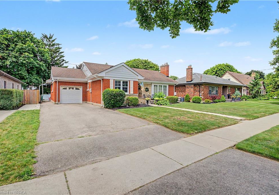 19-springfield-drive-brantford-ontario-40844735