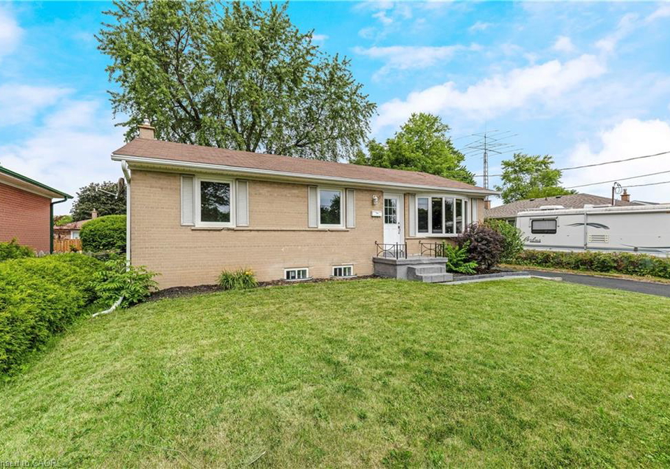 39-mcgilvray-crescent-georgetown-ontario-40844759