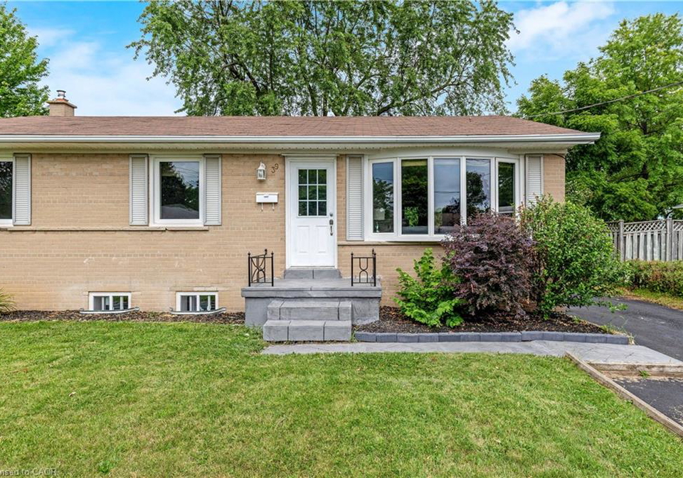 39-mcgilvray-crescent-georgetown-ontario-40844759