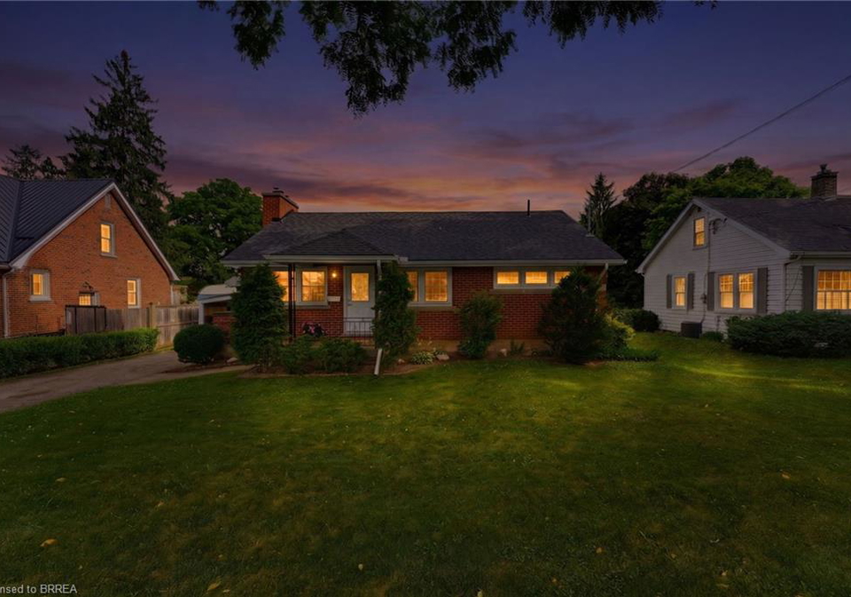 84-dundas-street-w-paris-ontario-40844763