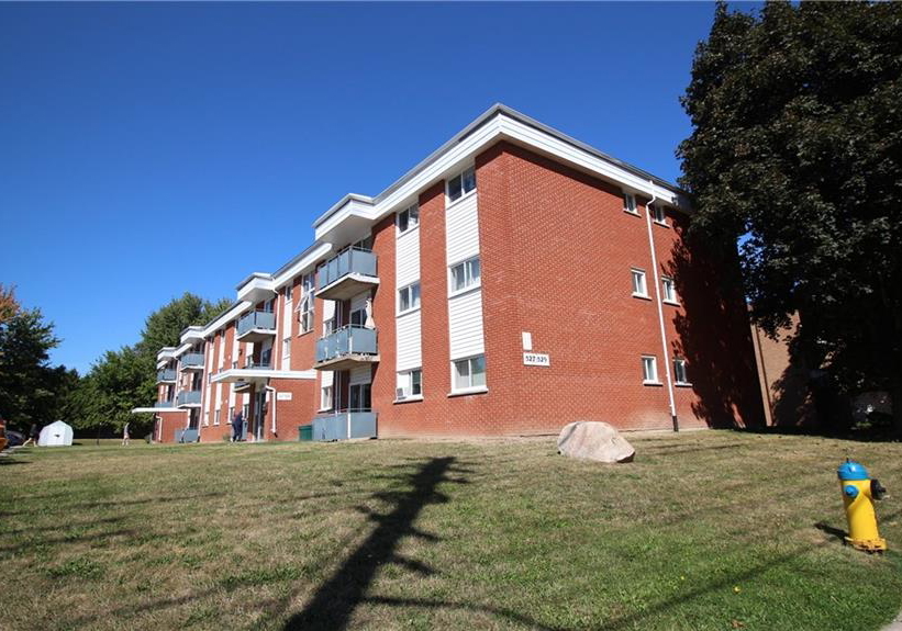 527-parkside-drive-waterloo-ontario-40844773