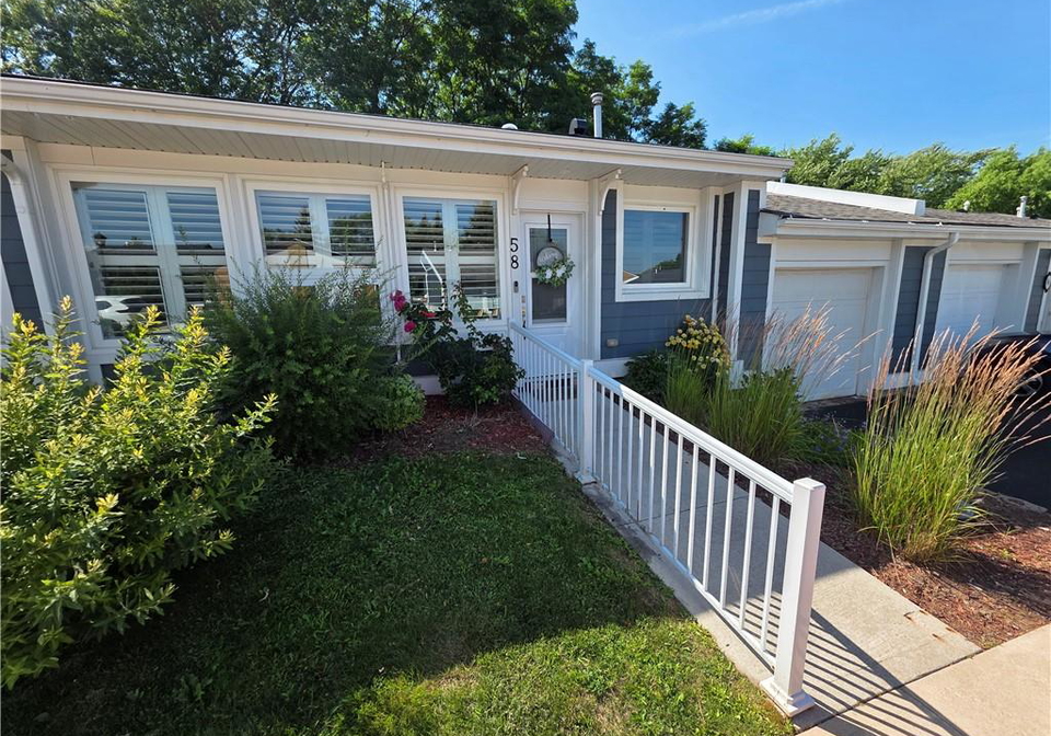 58-szollosy-circle-hamilton-ontario-40844783