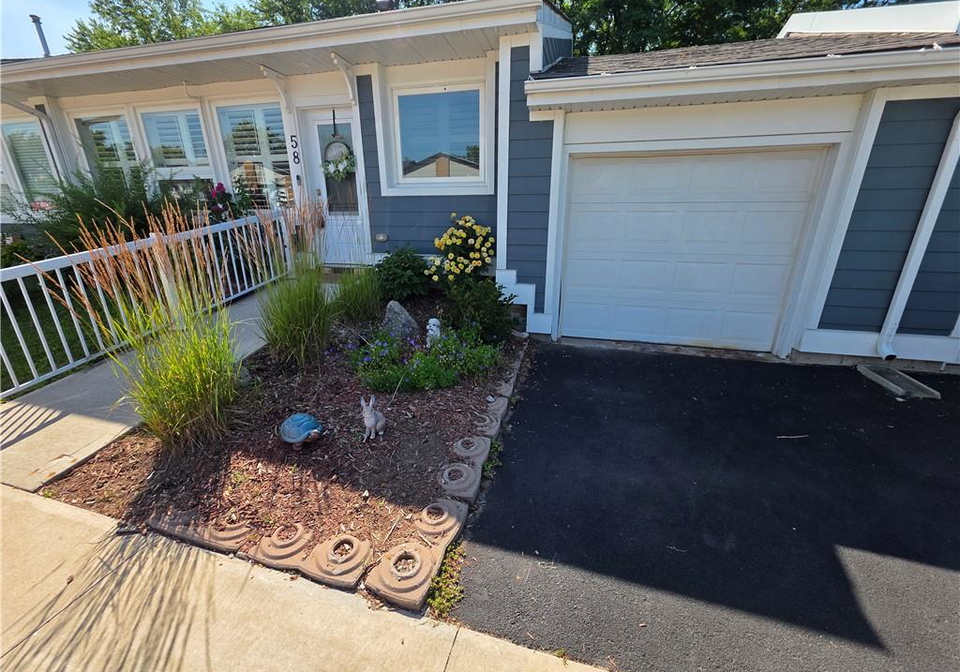 58-szollosy-circle-hamilton-ontario-40844783