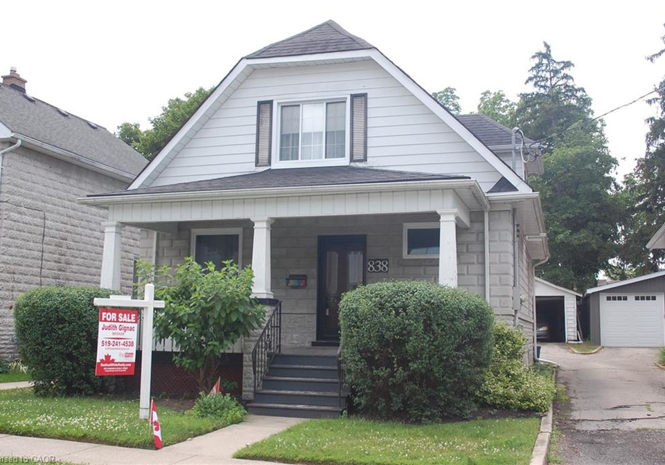 838-moore-street-cambridge-ontario-40844924