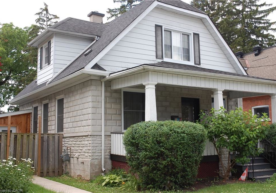 838-moore-street-cambridge-ontario-40844924