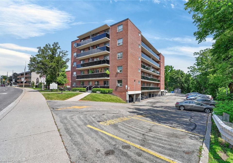 2373-king-street-e-hamilton-ontario-40844952