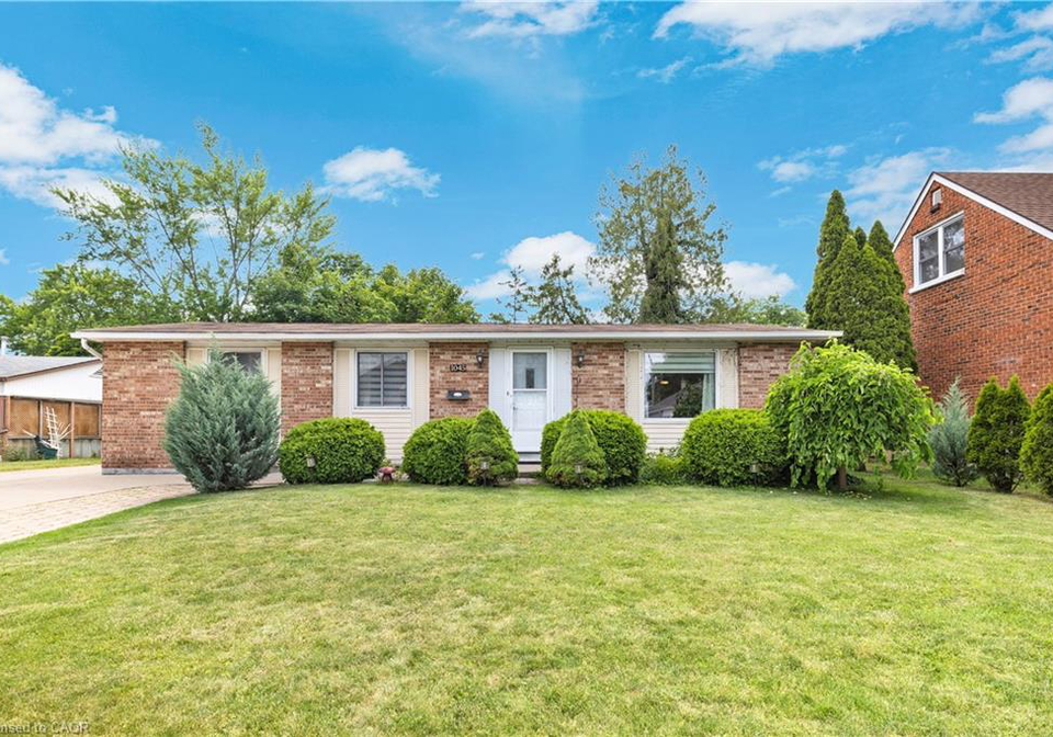 1045-reedmere-road-windsor-ontario-40844956