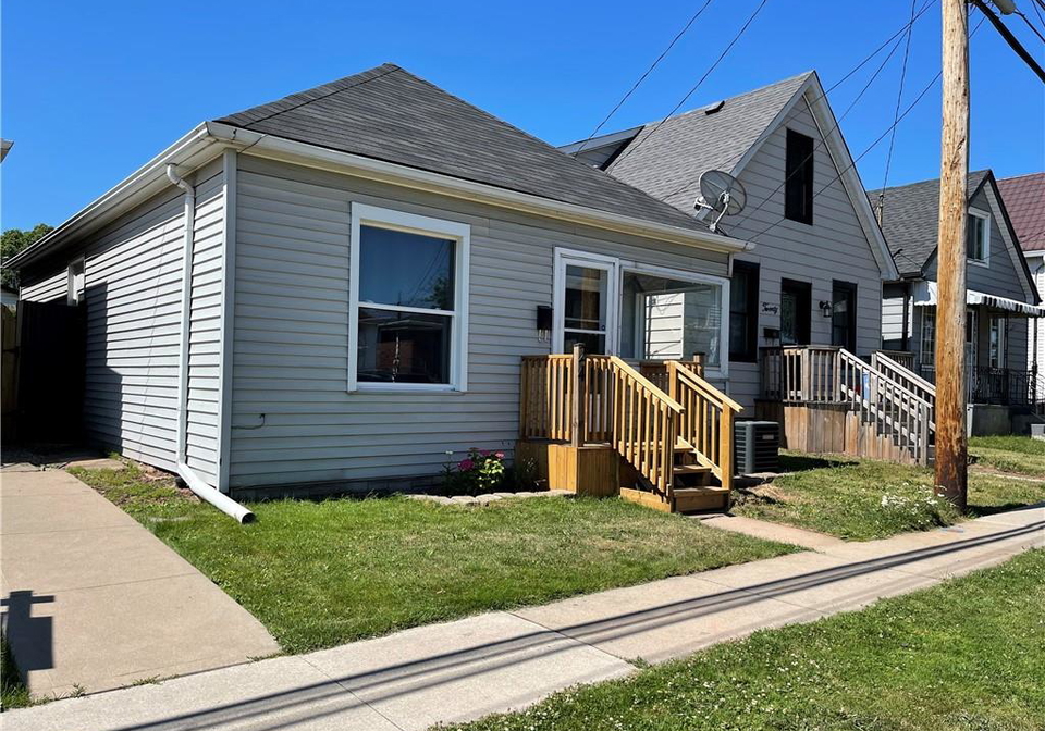 24-vansitmart-avenue-hamilton-ontario-40844957