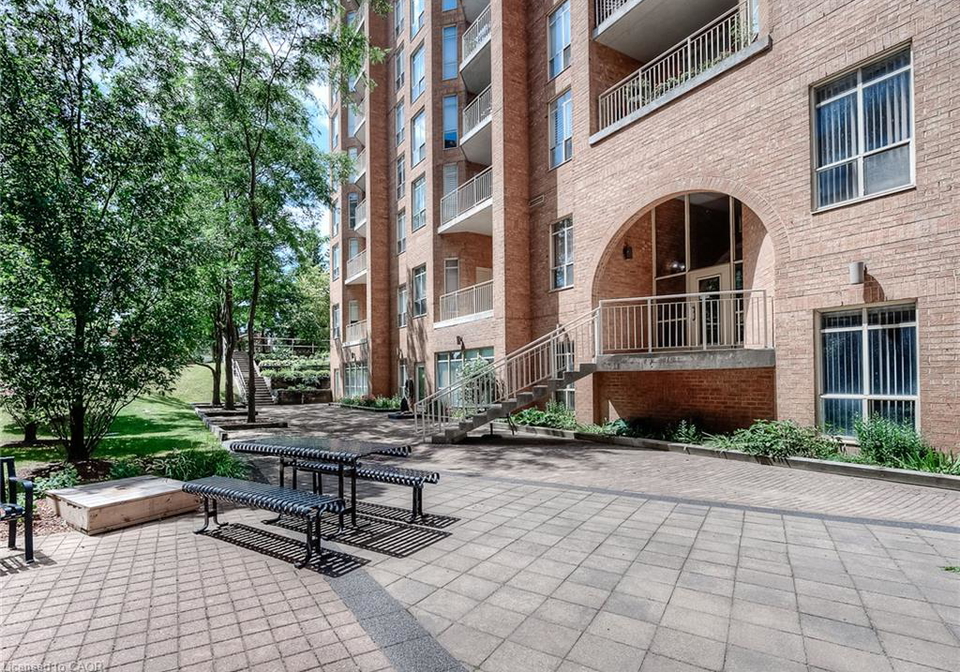 1414-king-street-e-kitchener-ontario-40845028