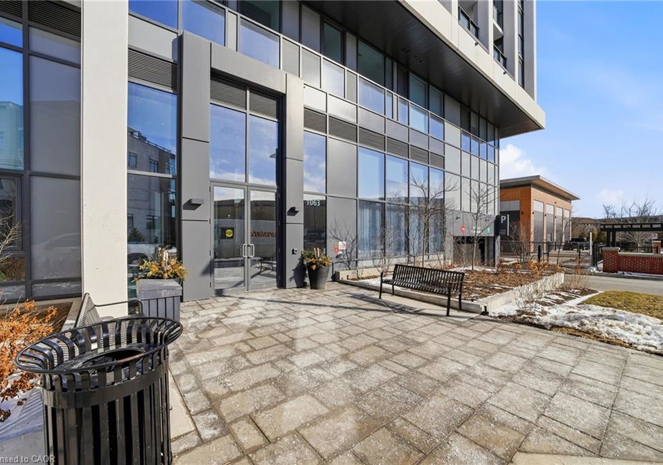 1063-douglas-mccurdy-common-mississauga-ontario-40845032